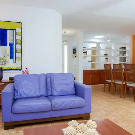 Papagayo Villa *